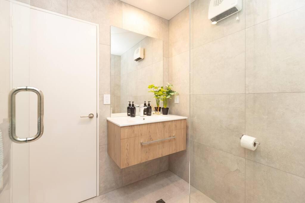 Inner City Luxury With Free Parking Крайстчърч Екстериор снимка