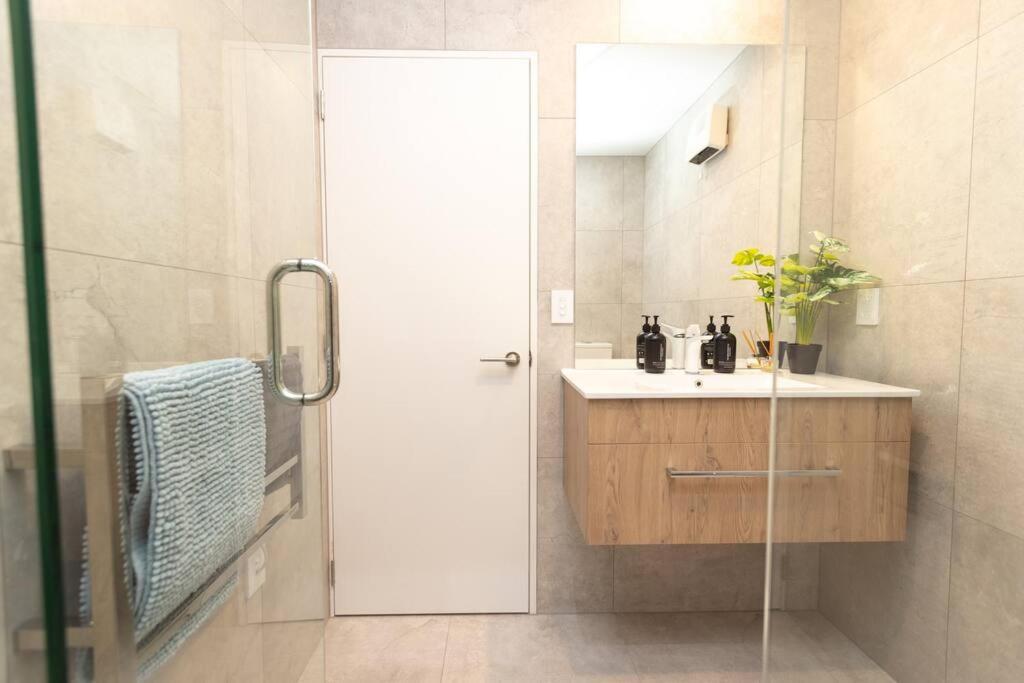 Inner City Luxury With Free Parking Крайстчърч Екстериор снимка